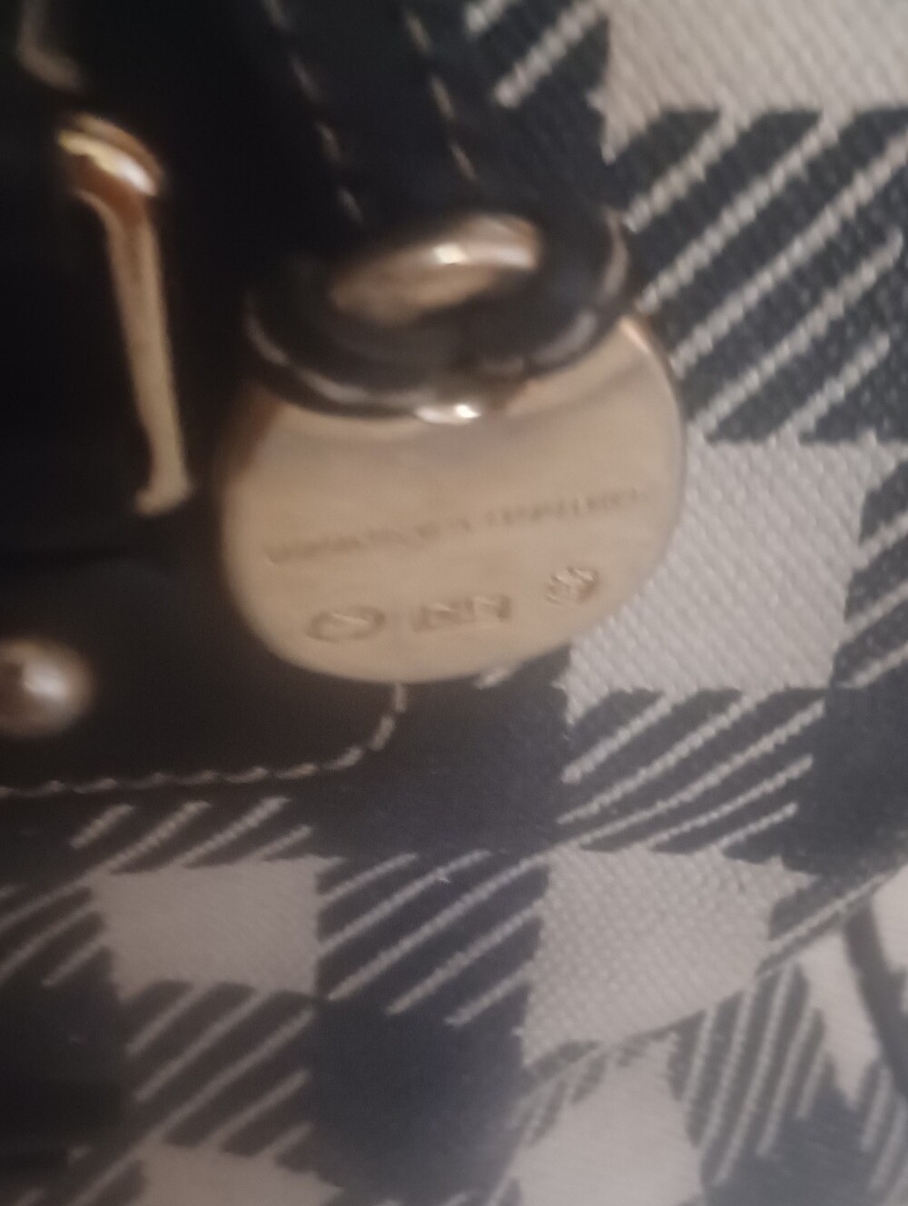 Dooney & Bourke VINTAGE Bag WITH CHARM, 11x7 slight stain and fading on bottom. - Picture 4 of 11